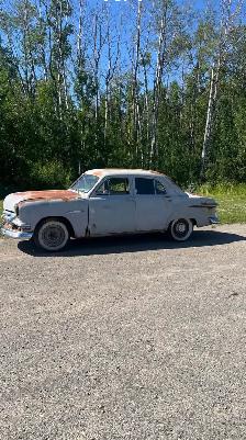 1949 Ford Coupe and 1950 Ford 4 door - Photo 4