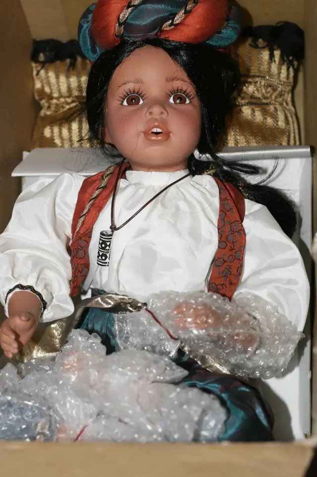 GERMAN NURNBERGER PUPPENSTUBE FINE PORCELAIN DOLL