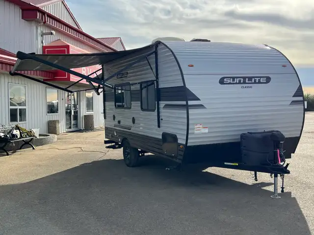 2022 SUNSET PARK SUNLITE 18RD, COMPACT SUV TOWABLE