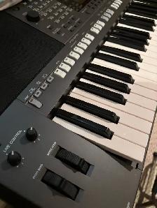 Yamaha PSR-S970 Keyboard - Photo 3