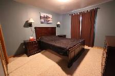 Beautiful 4 Bedroom   2.5 Bath House for rent - Grand Bend - Photo 4