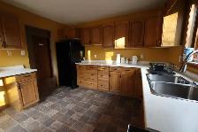Beautiful 4 Bedroom   2.5 Bath House for rent - Grand Bend - Photo 5
