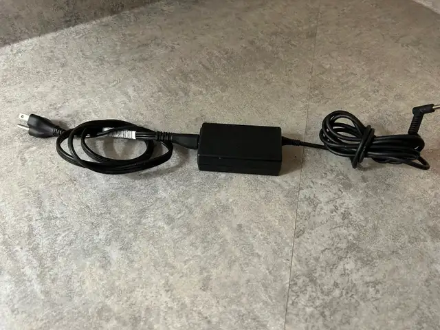 Genuine HP 65W Laptop AC Power Adapter (Model: TPN-LA16 Tested