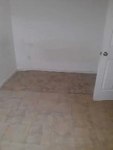 Private room for rent,available November. - Photo 3