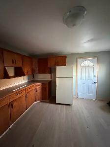 2 Beds 1 Bath - House for Rent Moose Jaw, SK - Photo 2