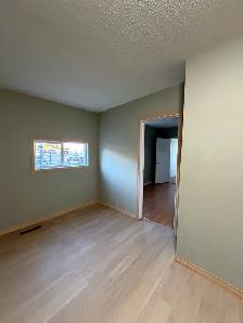 2 Beds 1 Bath - House for Rent Moose Jaw, SK - Photo 4