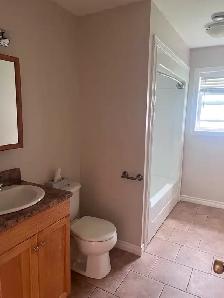 Spacious 2-Bed, 1.5-Bath Duplex with a single garage - Photo 7