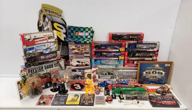 (9927539) Nascar Collectable Bundle - 50 pieces