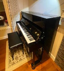 Yamaha U1 Upright Piano- Made in Japan-Like new condition - Photo 2