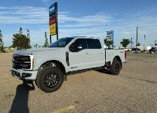 Fully loaded Ford F-350 Platinum Tremor. - Photo 3