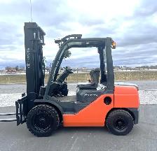 Warehouse forklift / chariot elevateur d'entrepôt - 514-863-5438