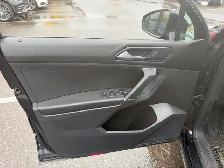2018 Volkswagen Tiguan COMFORTLINE 7 PASS AWD LEATHER PAN/ROOF B - Photo 24