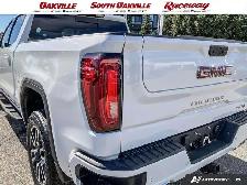 2025 GMC Sierra 1500 AT4 | SUNROOF | CLEAN CARFAX | NO ACCIDENTS - Photo 11