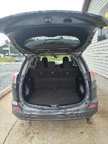 2018 Toyota RAV4 LE AWD - Photo 5