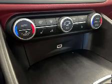 2019 Alfa Romeo Giulia AWD / Toit Pano / Cuir Rouge / Siege et v - Photo 19
