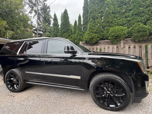 Gorgeous 2018 Cadillac Escalade SUV 22' Rims, NAV WIFI LOADED