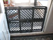 Retractable Baby Gate , LIKE NEW - Photo 10