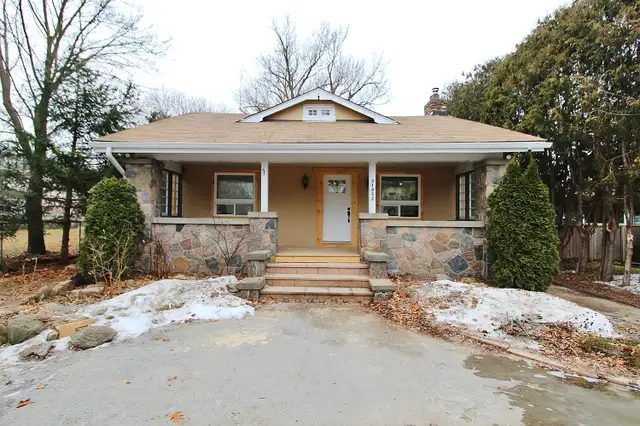 Lovely renovated three bedroom home for rent in Jackson’s Point