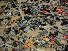 Over 2600 Random LEGO Pieces - Photo 4