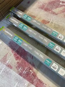 4’ LED Bulbs