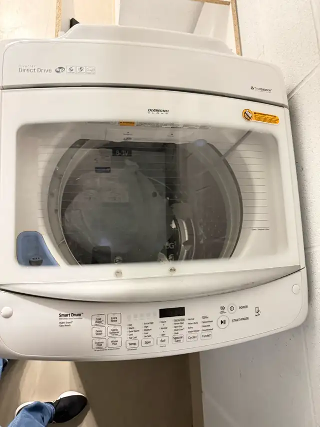 Laveuse LG blanche Direct-Drive en très bon état