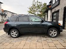 2011 Toyota RAV4 Sport 4WD – Sunroof, Winter Tires - Photo 2