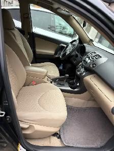 2011 Toyota RAV4 Sport 4WD – Sunroof, Winter Tires - Photo 7