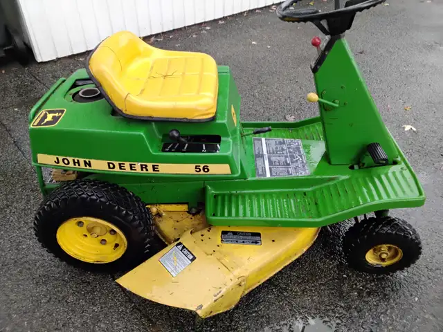 TRACTEUR. JOHN DEERE