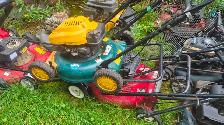 Clean up...lots of push mowers....Fix up or use for parts - Photo 2
