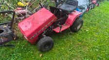 Clean up...lots of push mowers....Fix up or use for parts - Photo 8