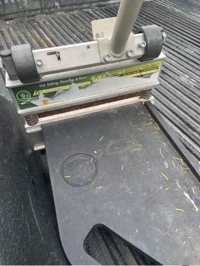 laminate and vinyl siding cutter