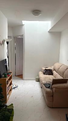MOVE IN ASAP! Room in Bathurst and Harbord (Oct-May) for $805 - Photo 3