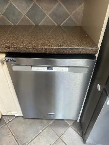 Maytag stainless steel refrigerator and dishwasher set - Photo 6
