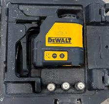 Dewalt DW088 Green Laser Level in Case