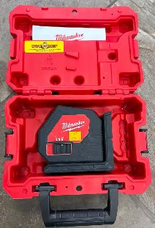 Milwaukee 3421 Cross-Laser Level (Green) in Case