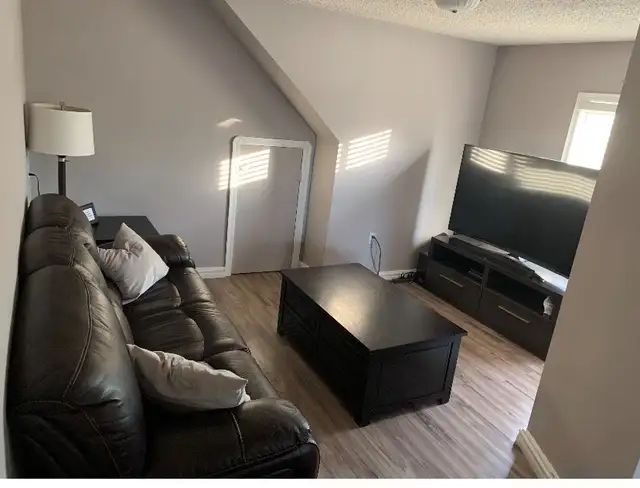 COZY 2 BEDROOM APARTMENT - $1,900 - MINNOW LAKE - SUDBURY ON