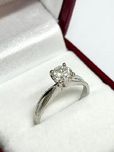 14k White Gold Solitaire Diamond Ring - Photo 3