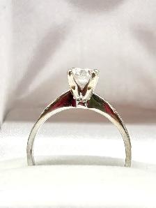 14k White Gold Solitaire Diamond Ring - Photo 9