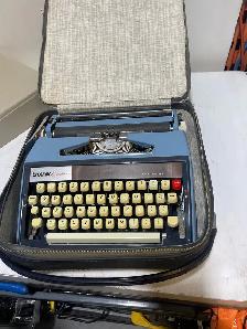 Brother Echelon 77 Typewriter