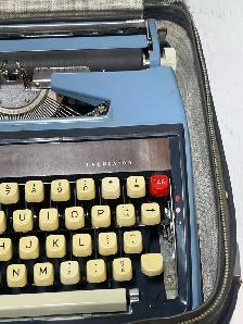 Brother Echelon 77 Typewriter - Photo 3