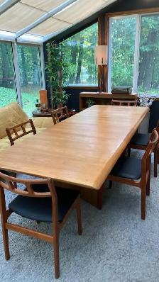 Mid century. TEAK TECK. TRÈS GRANDE Table. Chaises chairs.