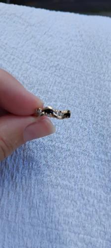 Beautiful Sapphire and Diamond Ring for Sale! - Photo 2
