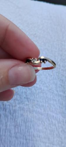 Beautiful Sapphire and Diamond Ring for Sale! - Photo 3