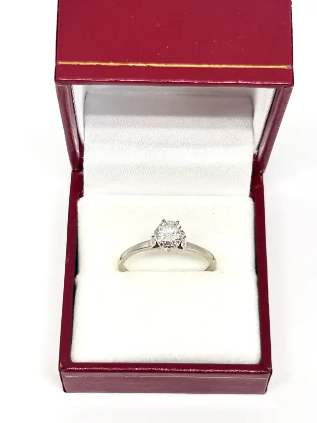14k white Gold Solitaire Ring
