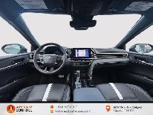2025 Toyota Camry SE Upgrade AWD LEATHER SEATS LANE ASSIST SUNRO - Photo 10