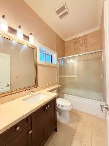 Private Room with Private washroom - Photo 4