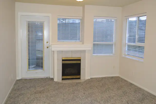 $1650/1200ft²/two bedroom/two full bathroom downtown Maple Ridge