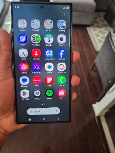 Samsung S24 Ultra-256 GB- Titanium Black $750 - Photo 4