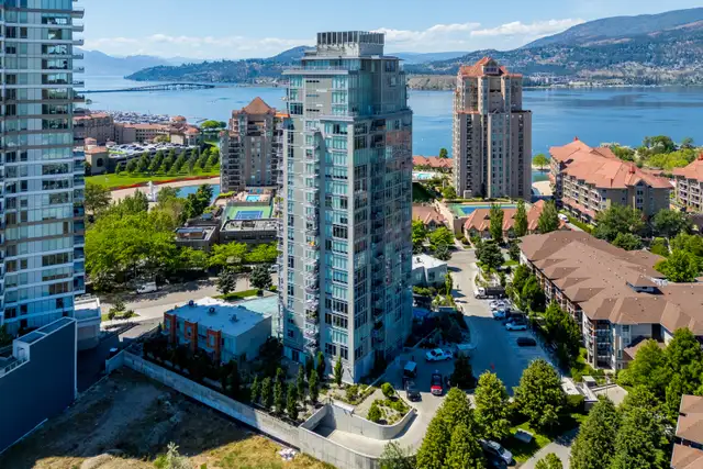 DOWNTOWN CONDO - VIEWS, SPACE, PRIVACY PARKING! 1504 1151 Sunset
