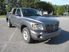 Dodge Dakota SXT Crew Cab V8 4.7 L 4x4 – seulement 43 000 km